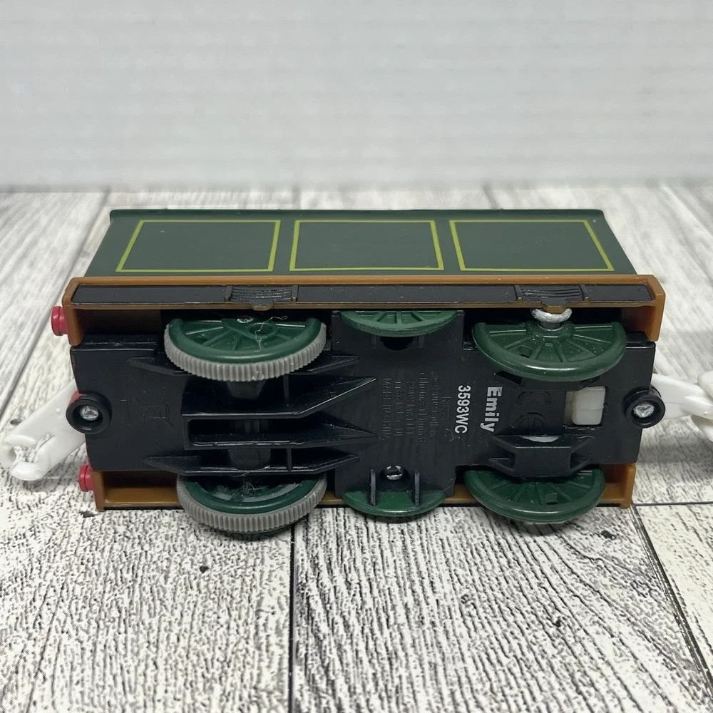 Thomas & Friends TrackMaster Motorized Emily Engine w/ Tender 2004 Tomy WORKING!